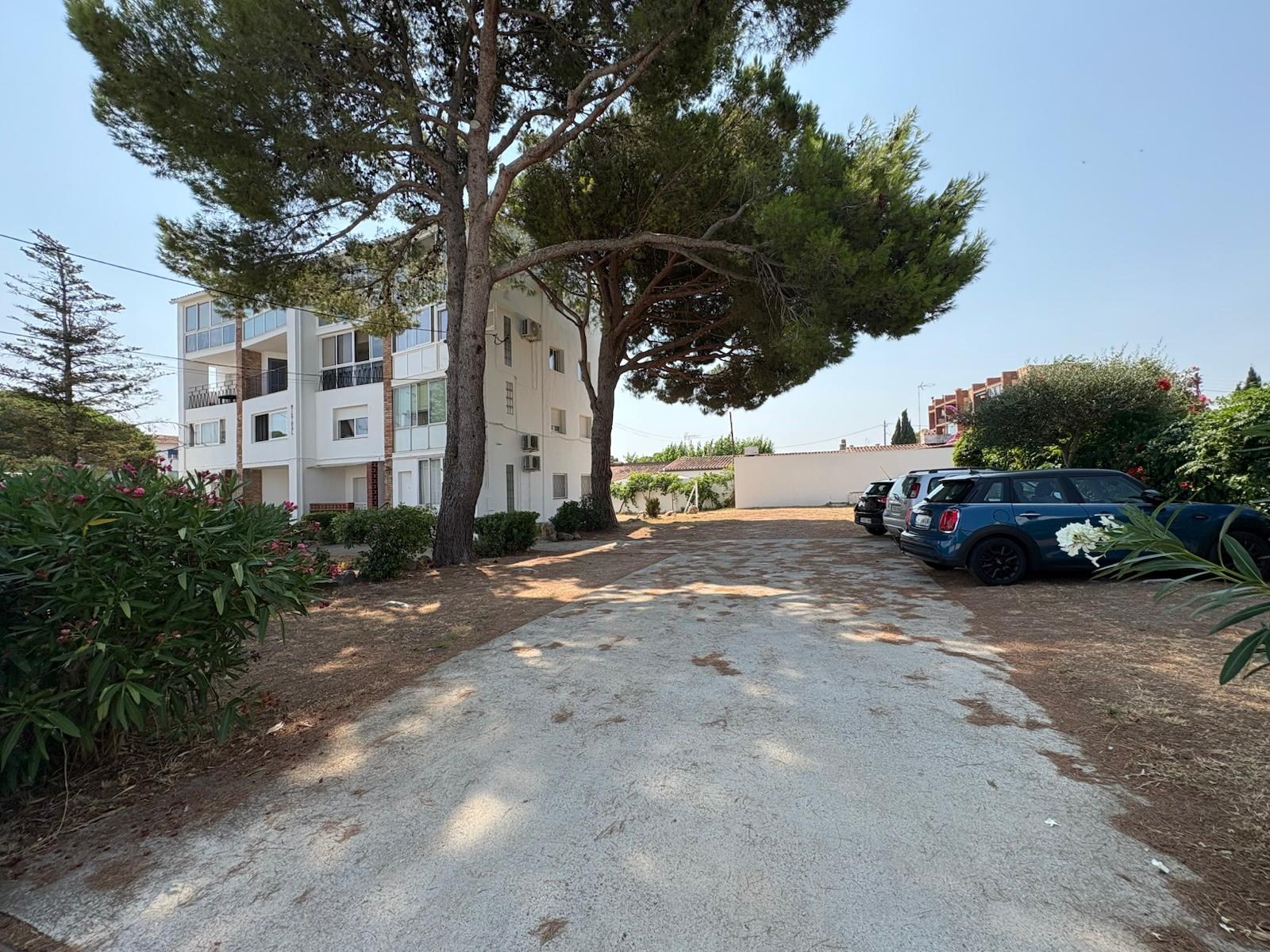 APARTAMENTO CON PLAZA DE PARKING EXTERIOR
