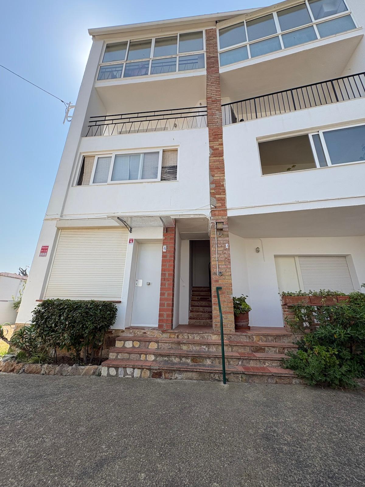 APARTAMENTO CON PLAZA DE PARKING EXTERIOR